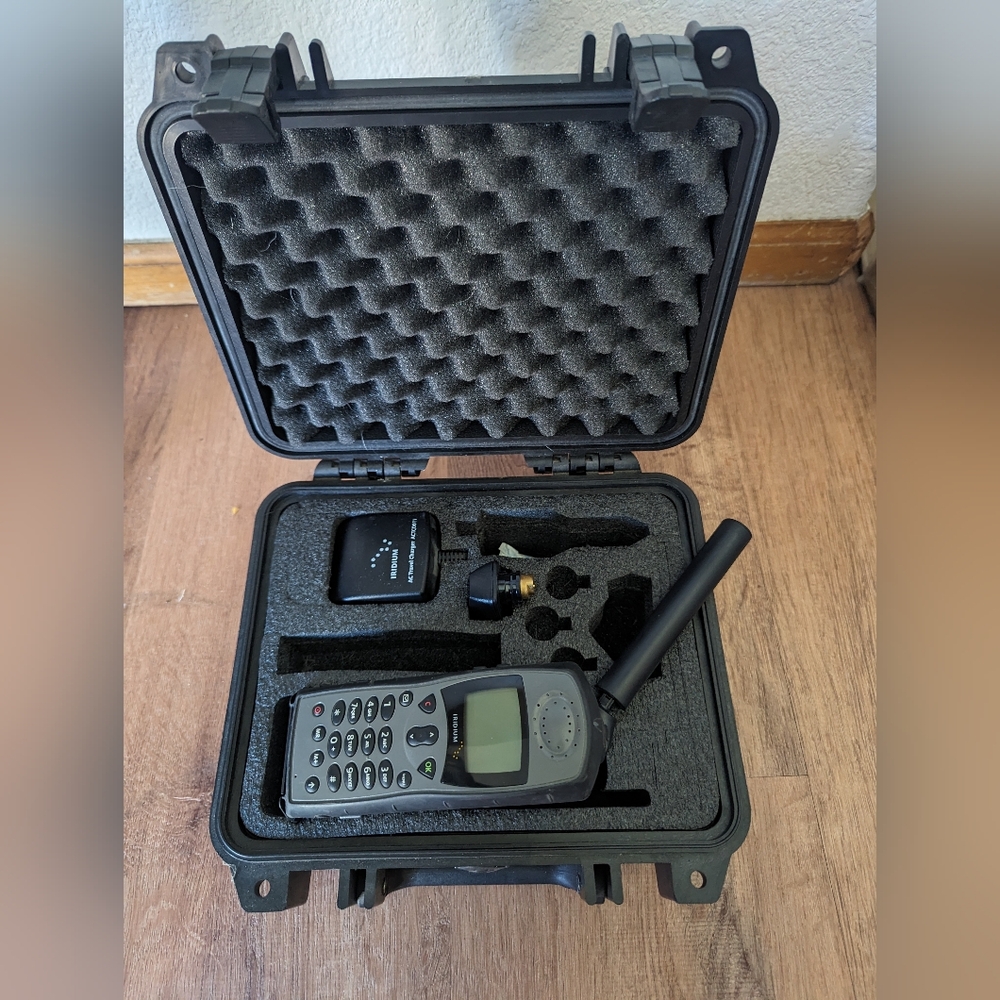 Iridium 9505A Satellite Phone
